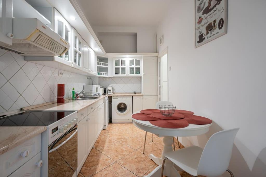Mirage Monte Apartment บูดาเปสต์ ภายนอก รูปภาพ